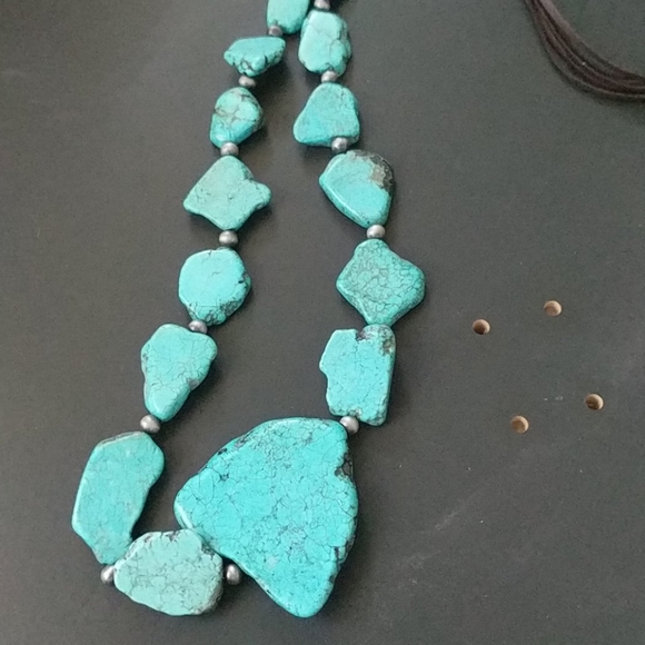 Beautiful Turquoise Color Howlite Necklace - Picture 3 of 5